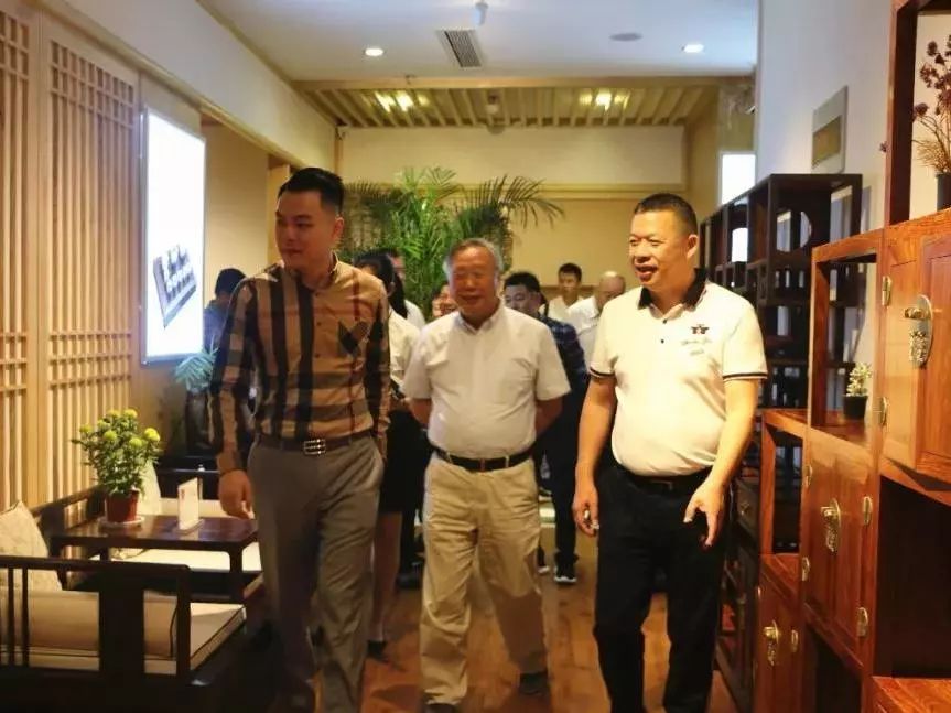 中國(guó)國(guó)際茶文化研究會(huì)主辦浙茶企赴陜西考察活動(dòng)，參觀漢唐西安旗艦店插圖1